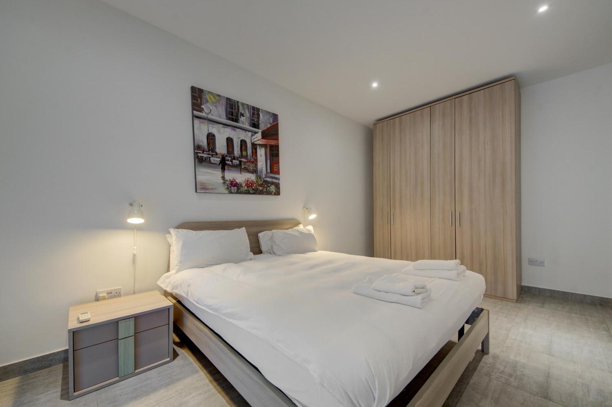 Top Floor Apt With Common Pool Close To All Amenities セント・ポールズ・ベイ エクステリア 写真